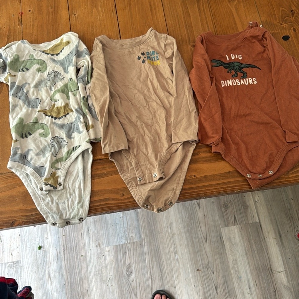 Carter’s 24 months Dinosaur Print Kids Onesies boys